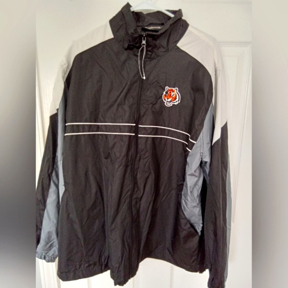 Men's Bengals windbreaker sz xl NWT